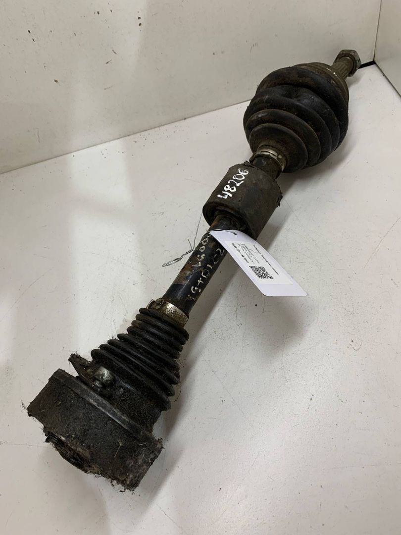 полуось передняя левая (приводной вал, ШРУС) Volkswagen Caddy 2 поколение 2004, 1.9 л., дизель, универсал