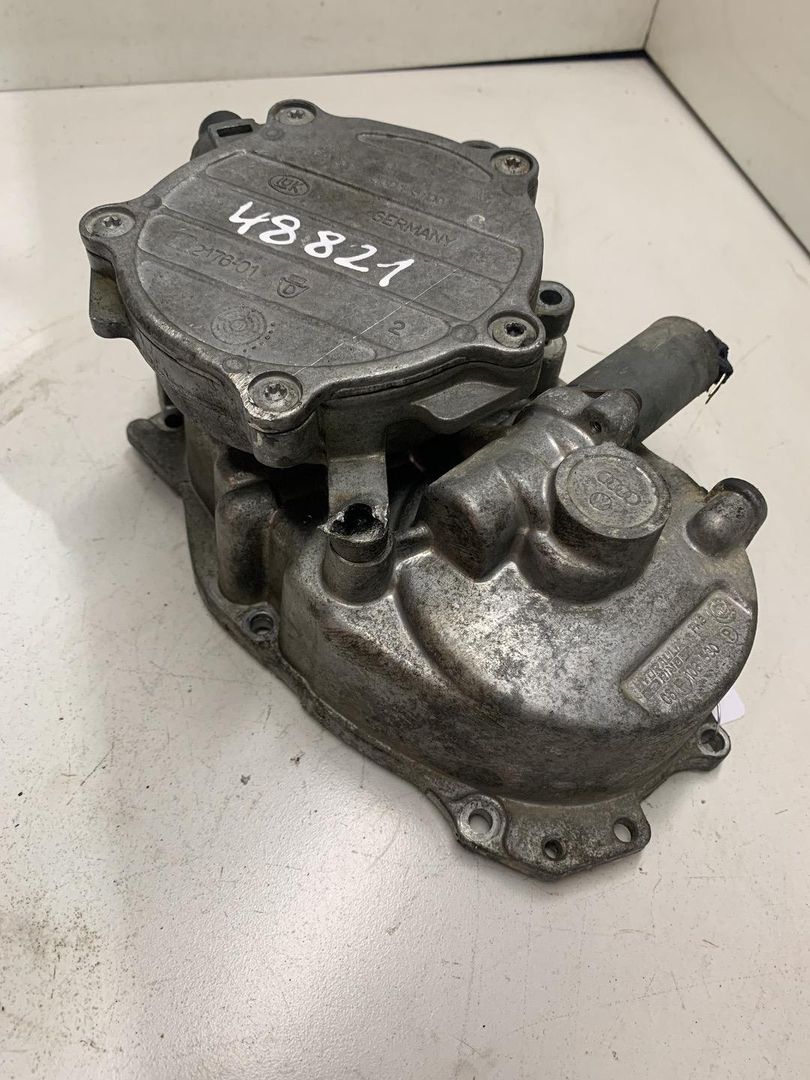 насос вакуумный Audi A3 8P [рестайлинг] 2007, 2.0 л., бензин, 06D145100H, 06F103530P, 06D145100E, 06D145100
