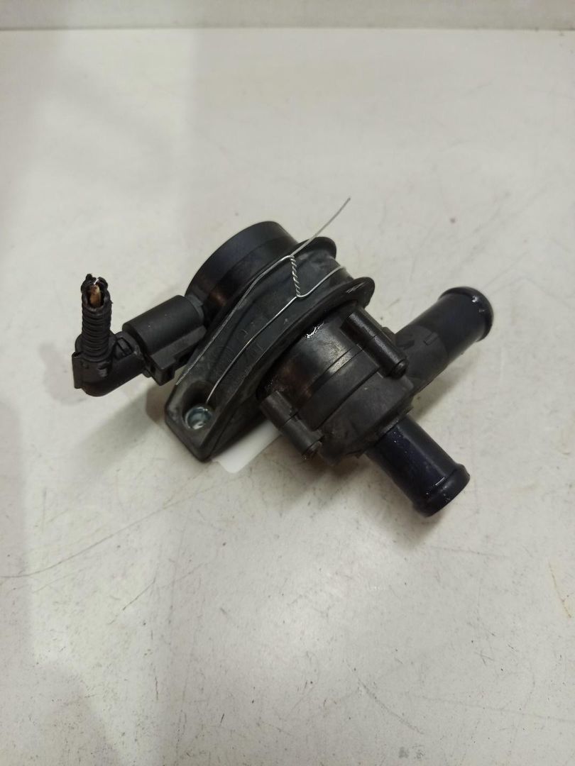 насос антифриза дополнительный Volkswagen Golf 7 поколение 2015, 1.4 л., бензин, 1K0965561L, 1KO965561F
