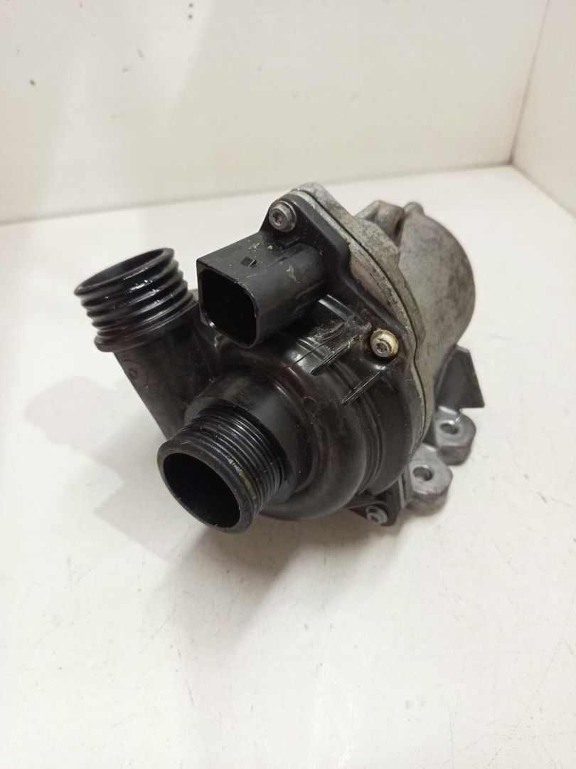 помпа BMW 5 серия F07/F10/F11 F10 2012, 3.0 л., бензин, 7632426, 11517632426