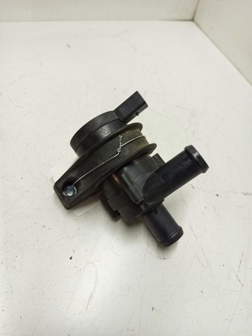 насос антифриза дополнительный Volkswagen Golf 7 поколение 2015, 1.4 л., бензин, 1K0965561L, 1KO965561F