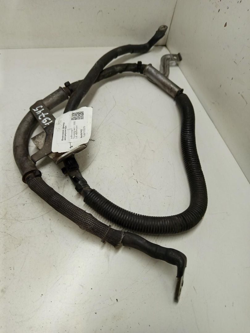 плюсовой провод аккумулятора Volkswagen Touareg 1 поколение [рестайлинг] 2008, 3.6 л., бензин, 7L6972127B