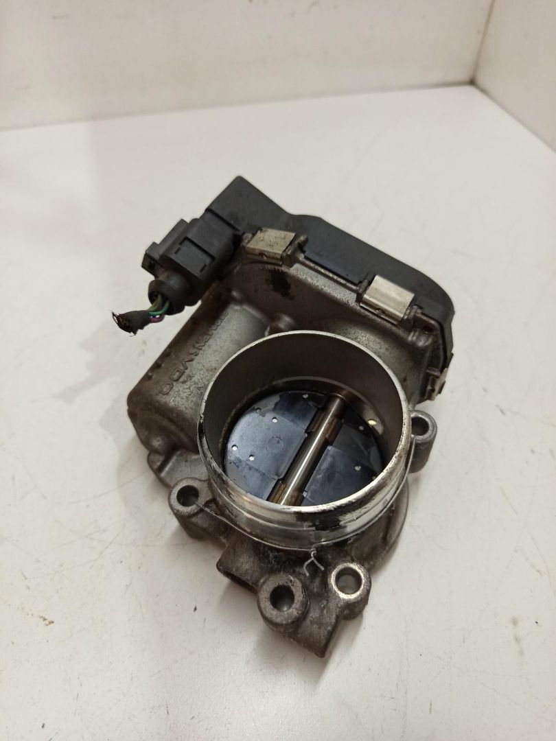 заслонка дроссельная Volkswagen Passat B6 2006, 2.0 л., бензин, 06F133062B, A2C53079712, 06F133062S