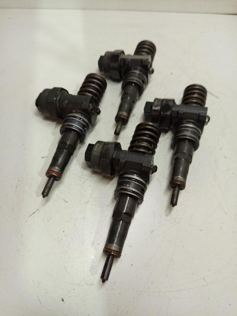 форсунка Audi A6 4B/C5 2000, 1.9 л., AJM, дизель, 045130073T, 038130073F, 0414720007, 0414720035, 038130073AK, 0414720038, 038130073AC, 0414720029, 038130073J, 0414720015, 038130073T, 038130073L - фото №1