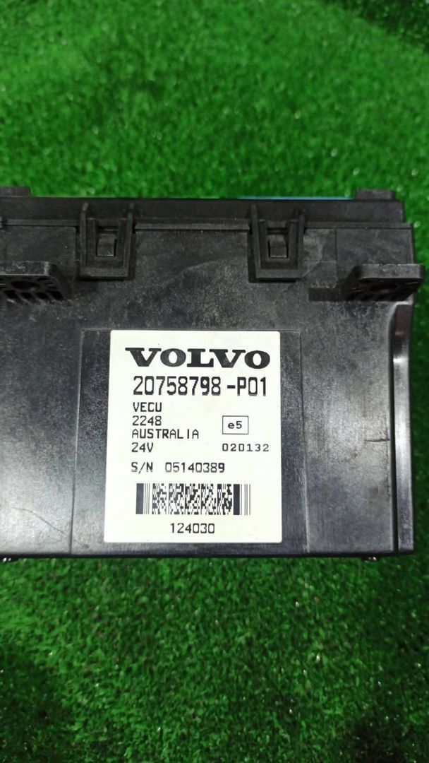 блок управления VECU Volvo FH 2 поколение 2005, 12.1 л., D12D460, дизель, 20758798 - фото №1