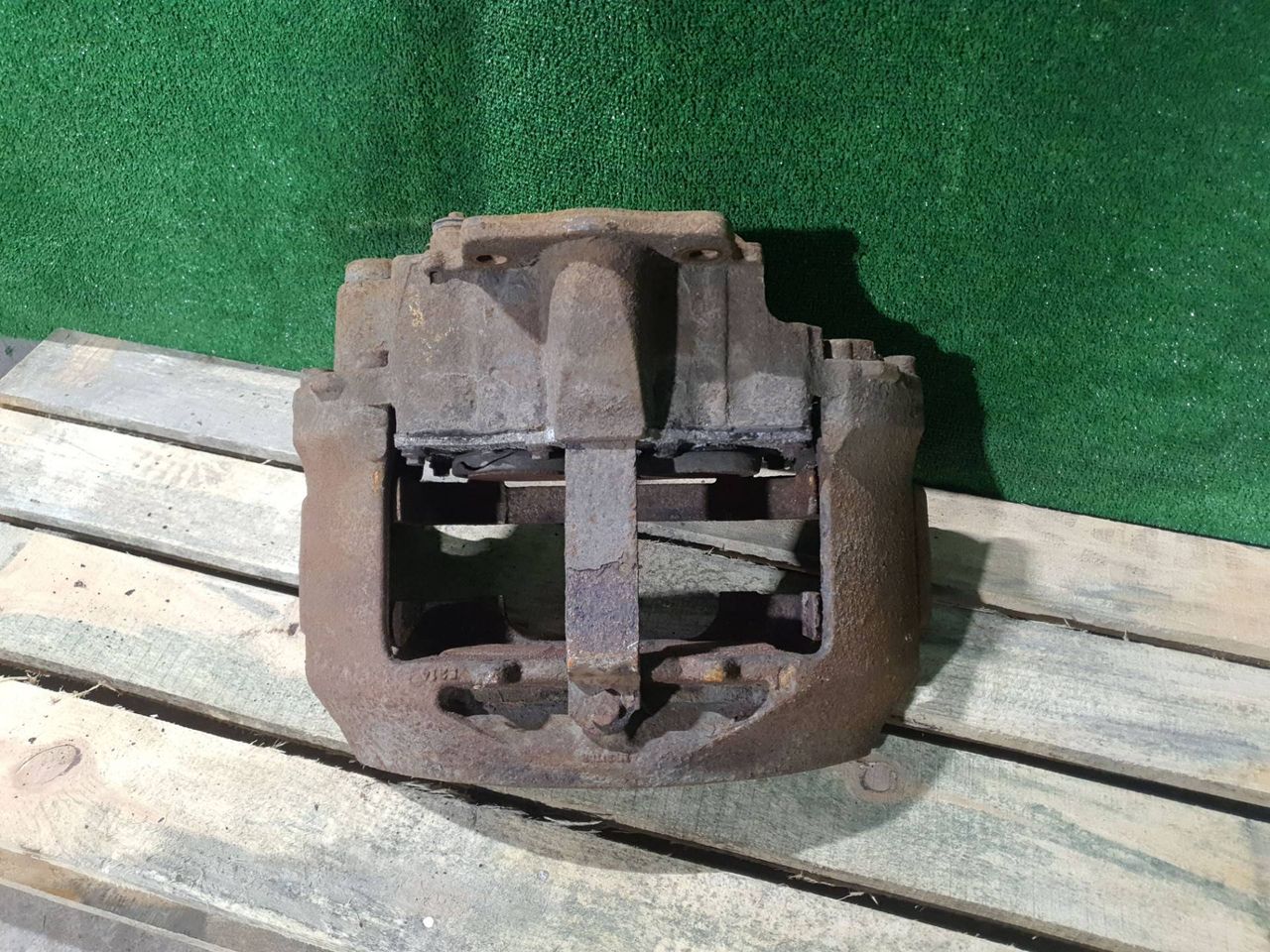 суппорт задний правый Renault Premium 1 поколение 2004, 11.1 л., dCi 11C, дизель, АКПП, 5001858712 - фото №1
