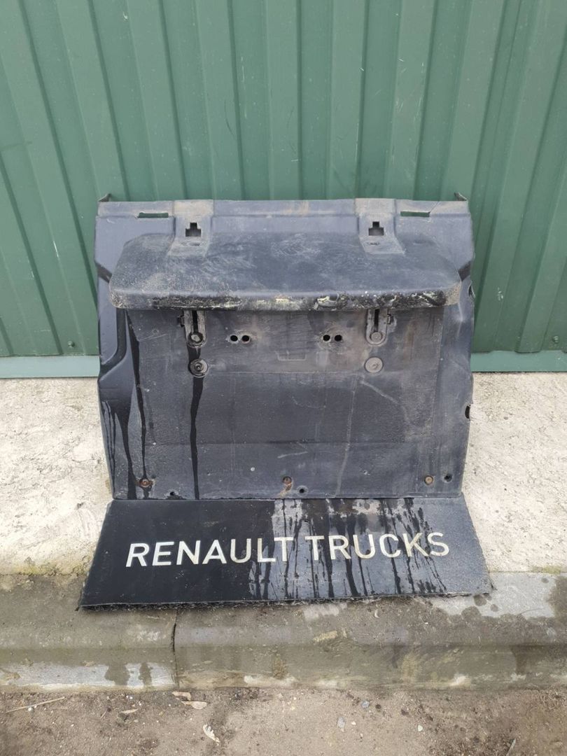 подкрылок оси зад. прав. Renault T-Series 1 поколение 2014, дизель, АКПП, 7422087691 - фото №1