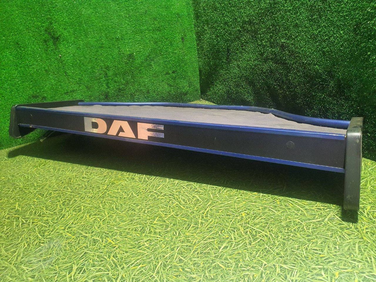 полка панели DAF XF 105 1 поколение 2011, 12.9 л., MX 340, дизель, МКПП, POLKADAFXF105 - фото №1