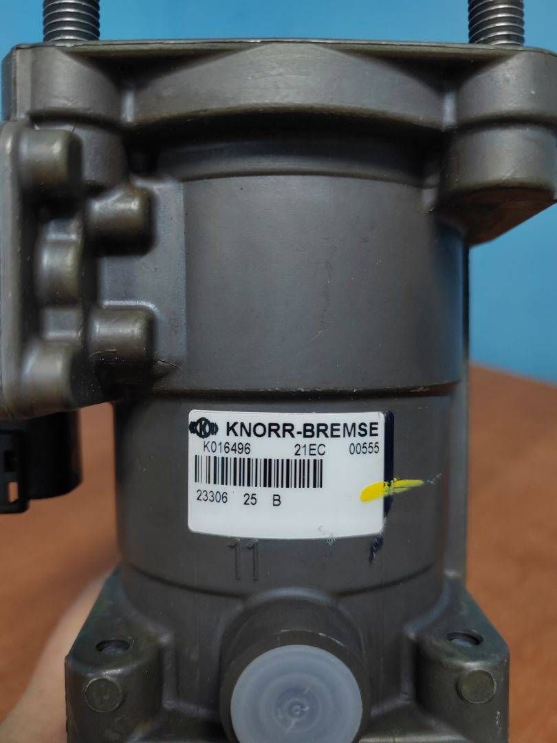 кран главный тормозной Ford F-Max 2023, дизель, K016496, T229605, DC462A270AB - фото №1