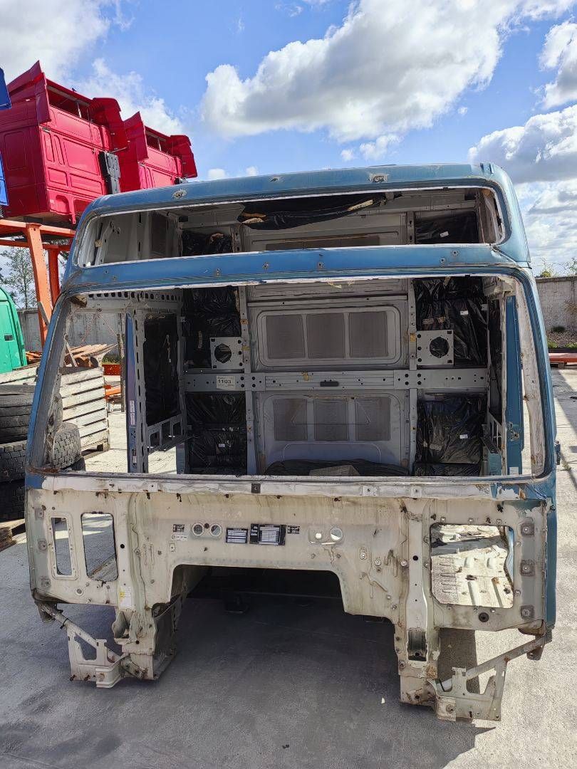 каркас кабины Volvo FH 2 поколение 2006, 12.8 л., D13A440, дизель, АКПП, 85103676, 85108936, 85154080 - фото №1