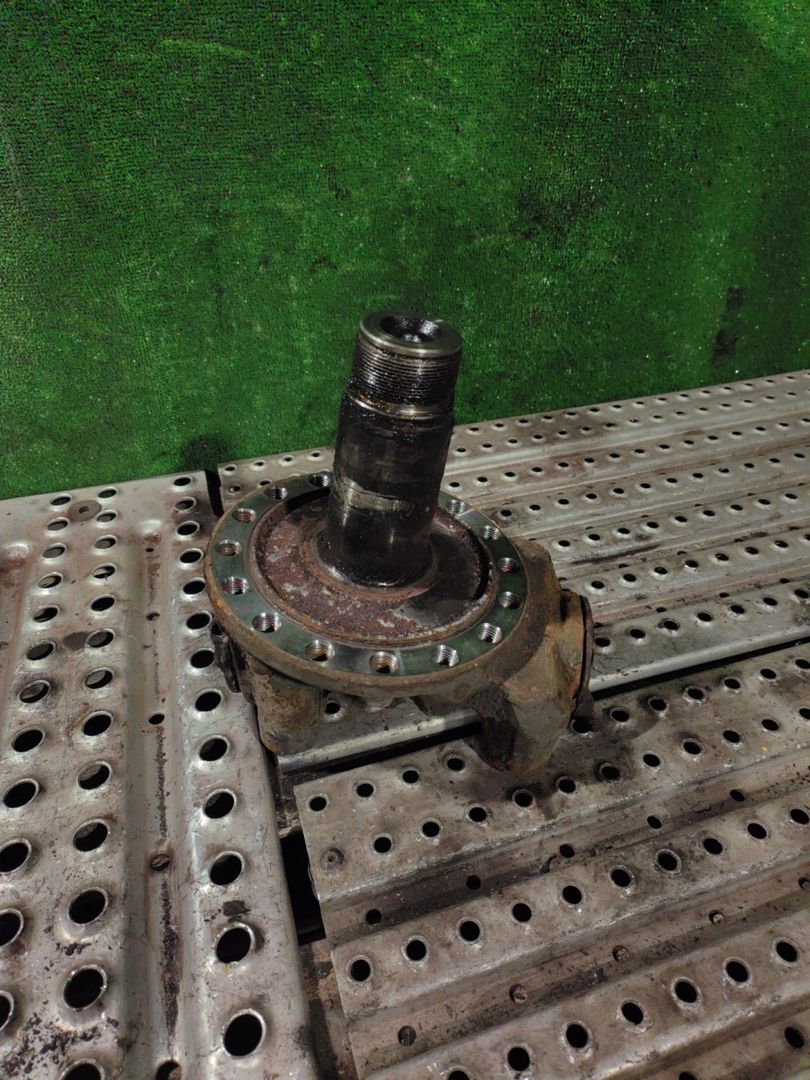 кулак поворотный правый Volvo FH 2 поколение 2004, 12.1 л., D12D420, дизель, МКПП, 20510063 - фото №1