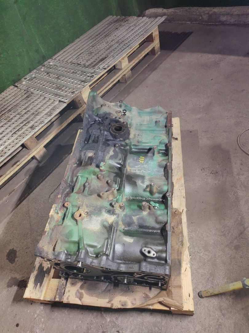 блок цилиндров Volvo FM 3 поколение 2015, 10.8 л., D11K410, дизель, АКПП, 7422073580, 7421428017, 21428017, 22073580 - фото №1
