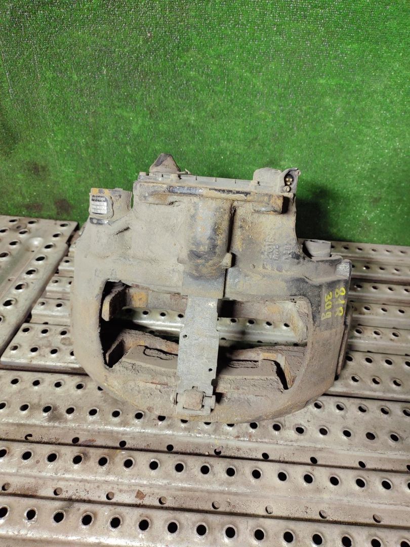 суппорт задний правый MAN TGS 1 поколение 2008, 10.5 л., D 2066 LF 26, дизель, МКПП, 81508046497 - фото №1