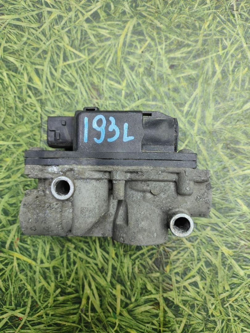 кран распределительный Mercedes-Benz Actros 4 поколение (MP4) 2017, 10.7 л., OM 470.913, дизель, АКПП, правый руль, 0064291844 - фото №1