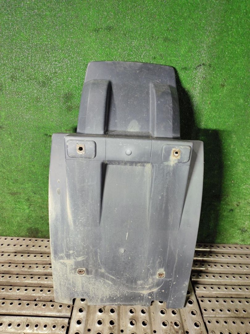 подкрылок кабины зад. Volvo FM 3 поколение 2013, 10.8 л., D11C410, дизель, АКПП, 82637695 - фото №1