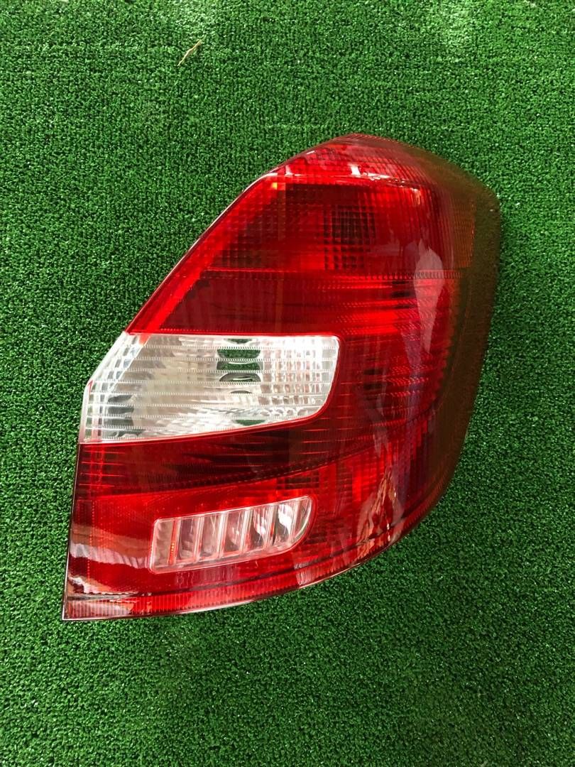 фонарь задний правый Skoda Fabia 2 поколение (5J) 2007, хетчбэк 5 дв., 5J6945112
