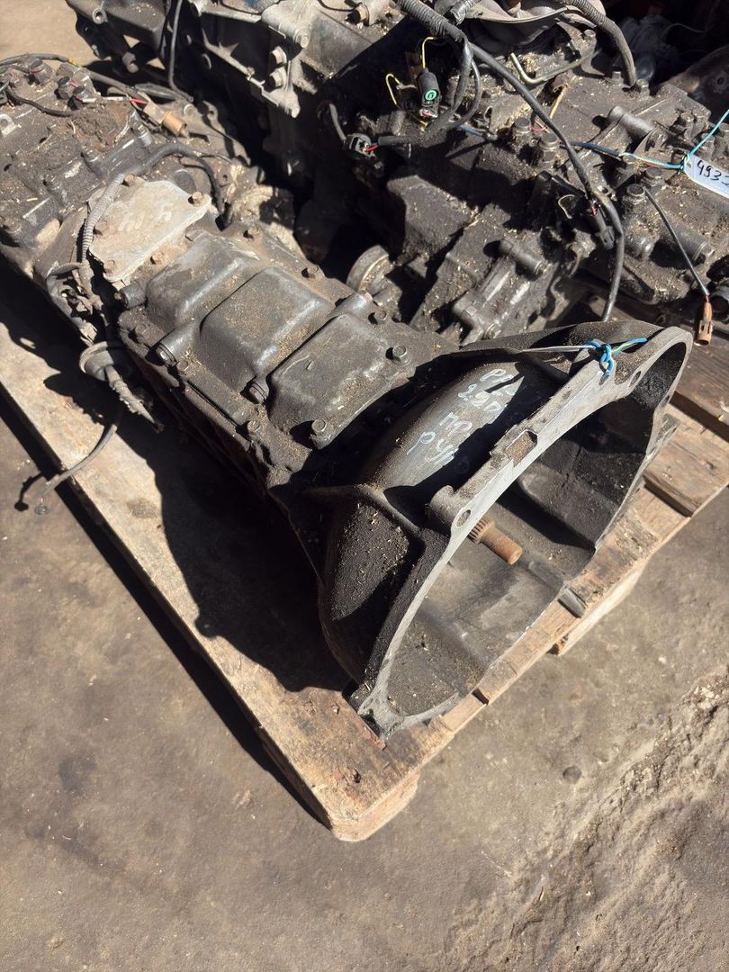 КПП механическая (МКПП) Mitsubishi Pajero 2 поколение 1995, 2.5 л., дизель, МКПП, правый руль - фото №1