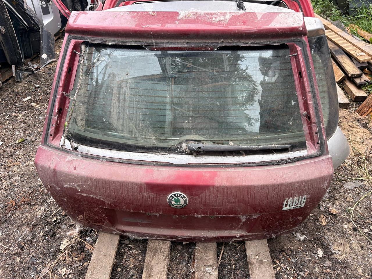 крышка багажника (дверь 3-5) Skoda Fabia 1 поколение [рестайлинг] 2004, красный, хетчбэк 5 дв.