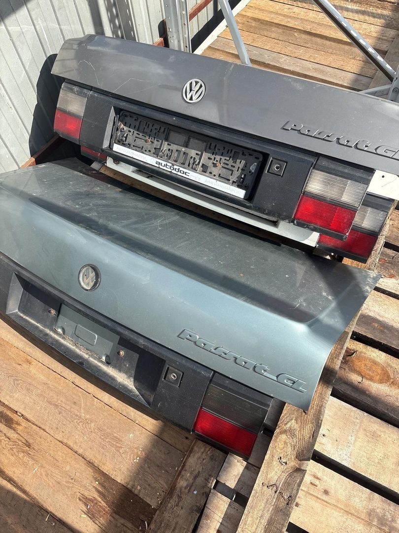 крышка багажника (дверь 3-5) Volkswagen Passat B3 1990, седан