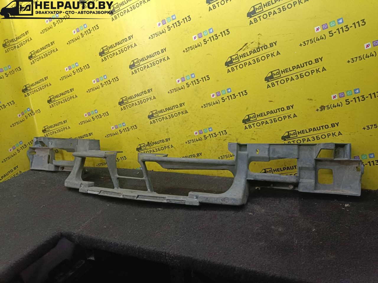 передняя панель крепления облицовки (телевизор) Chevrolet Lumina 2 поколение 1996, 3.1 л., i, бензин, АКПП, минивэн, передний привод, MINIVAN - фото №1