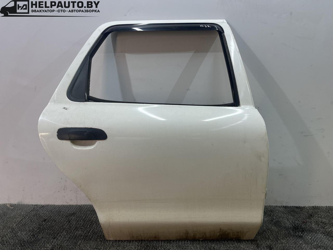 дверь задняя правая Ford Mondeo 2 поколение 1999, 1.8 л., RFN, дизель, МКПП, белый, универсал, передний привод - фото №1