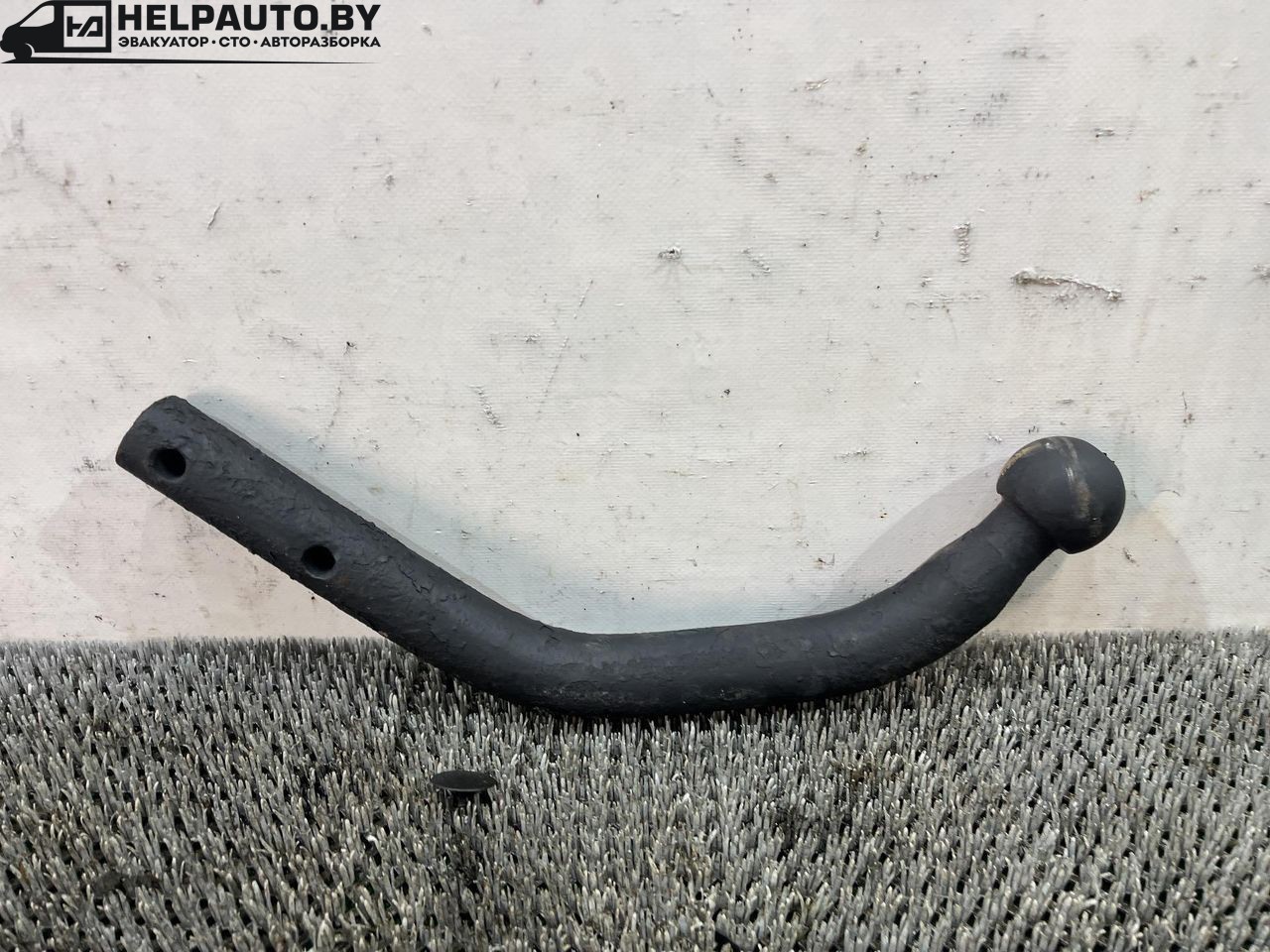 прицепное устройство (фаркоп) Suzuki Baleno 1 поколение 2002, 1.5 л., бензин, МКПП, чёрный, седан - фото №1