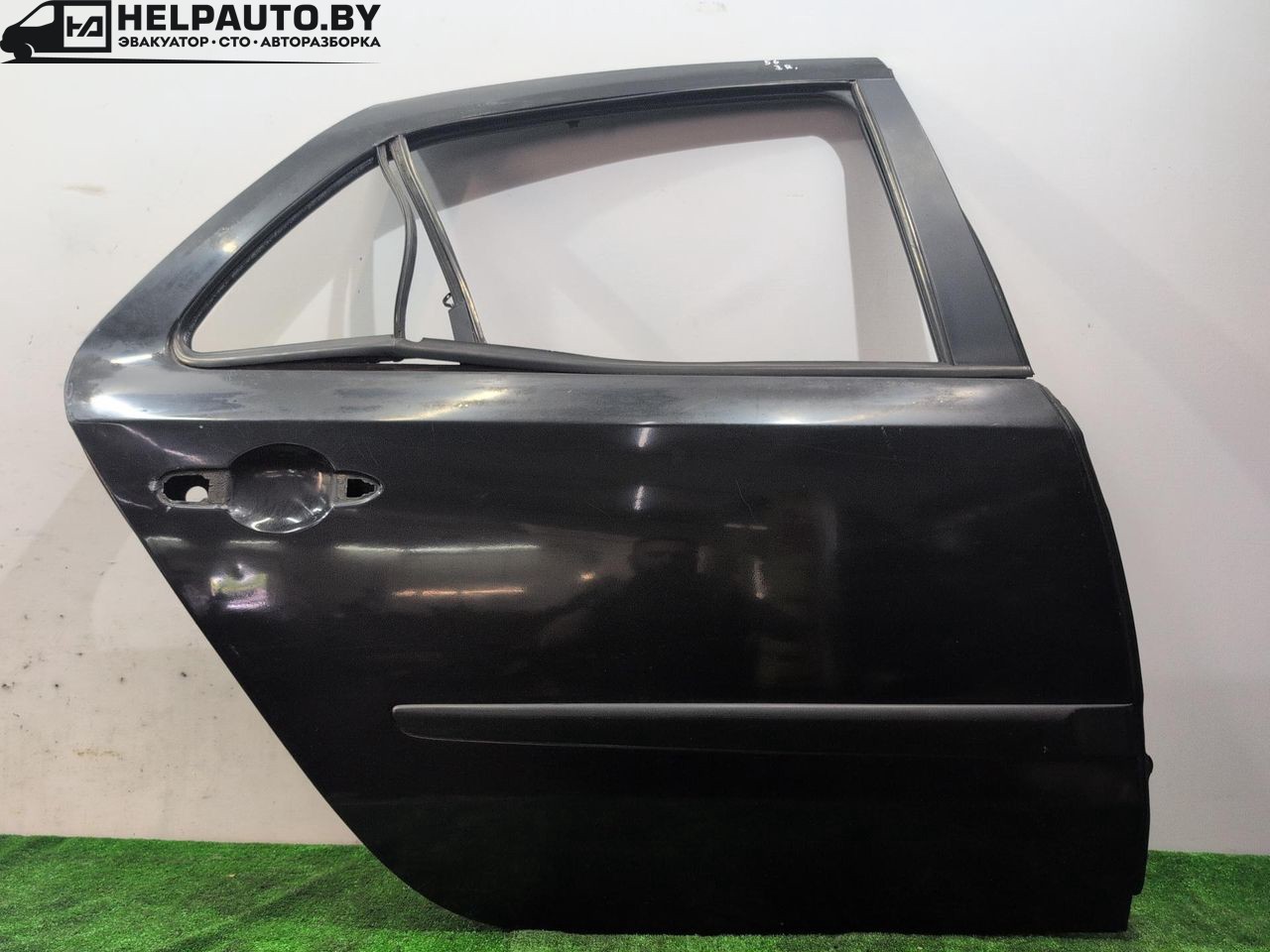 дверь задняя правая Renault Laguna 2 поколение 2001, 1.9 л., дизель, МКПП, чёрный, хетчбэк 5 дв., передний привод - фото №1