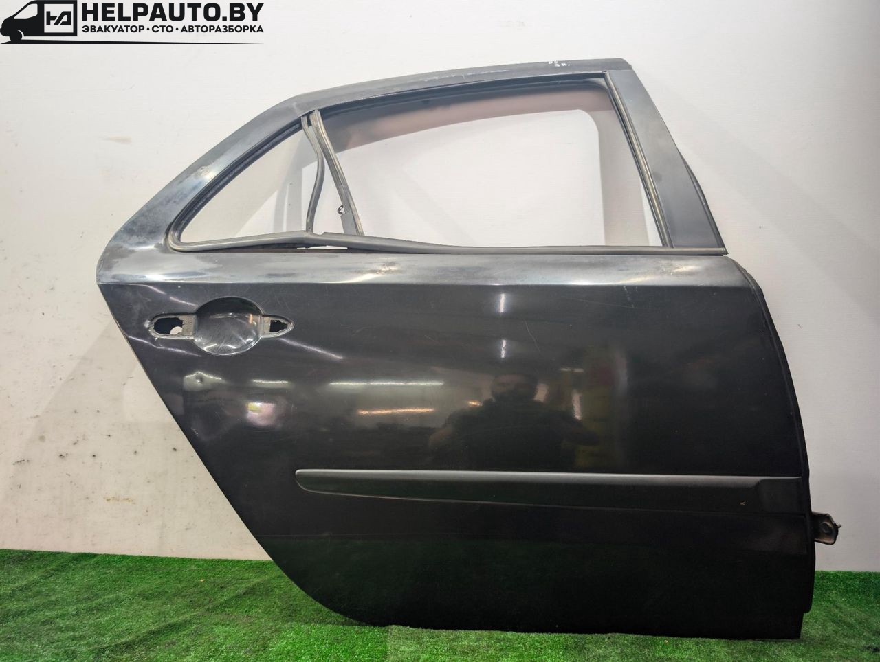 петля двери Renault Laguna 2 поколение 2001, 1.9 л., дизель, МКПП, чёрный, хетчбэк 5 дв., передний привод - фото №1