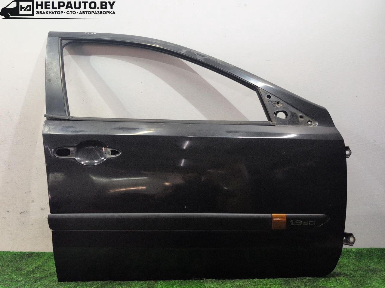 дверь передняя правая Renault Laguna 2 поколение 2001, 1.9 л., дизель, МКПП, чёрный, хетчбэк 5 дв., передний привод - фото №1