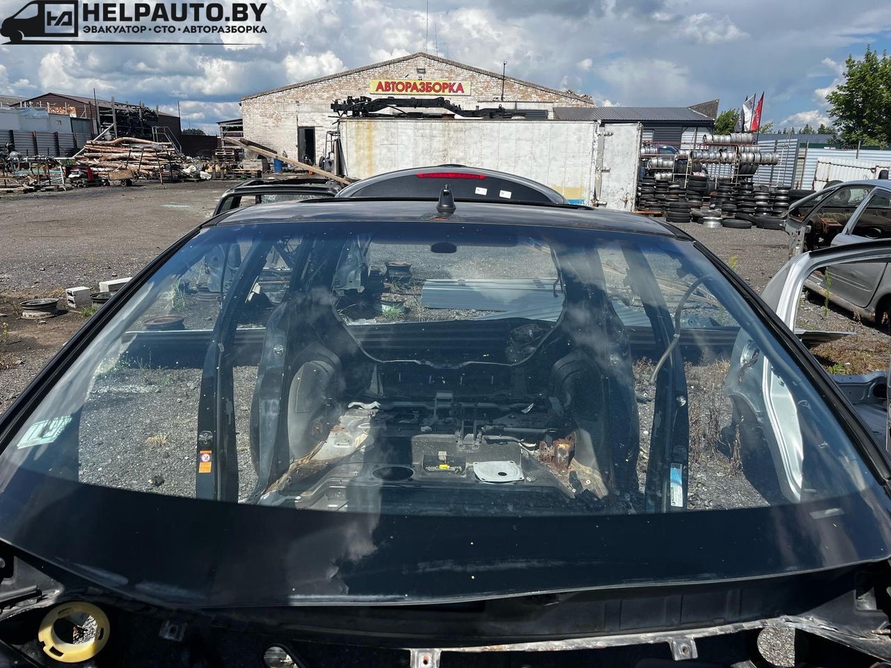 стекло лобовое Nissan Murano Z50 2005, 3.5 л., бензин, АКПП, черный, внедорожник 5 дв., полный привод - фото №1