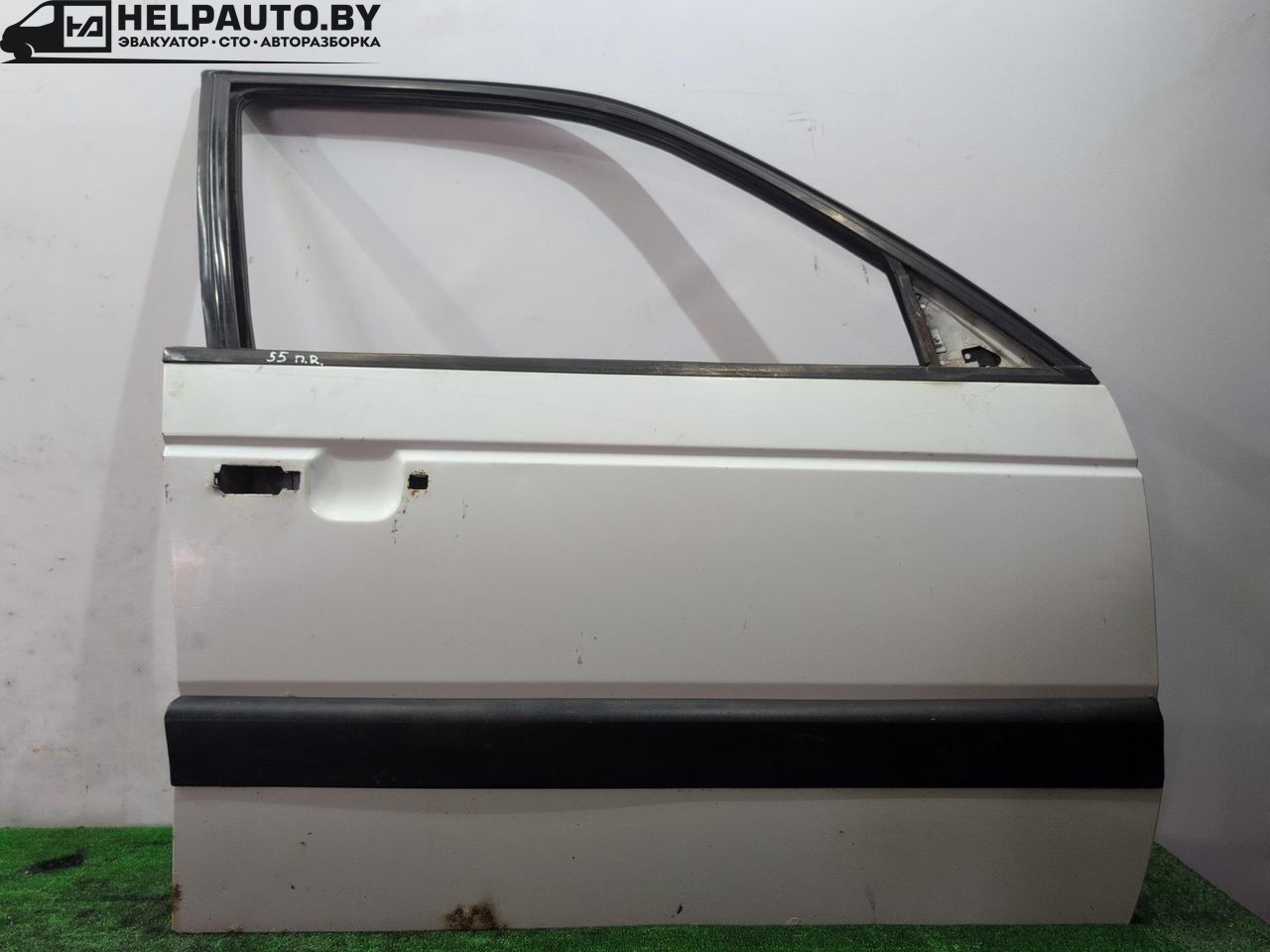 дверь передняя правая Volkswagen Passat B3 1991, 1.9 л., дизель, МКПП, белый, универсал, передний привод - фото №1