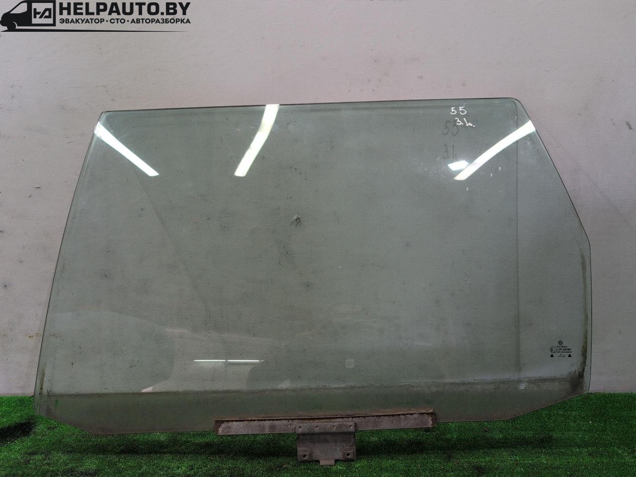стекло двери задней левой Volkswagen Passat B3 1991, 1.9 л., дизель, МКПП, белый, универсал, передний привод - фото №1