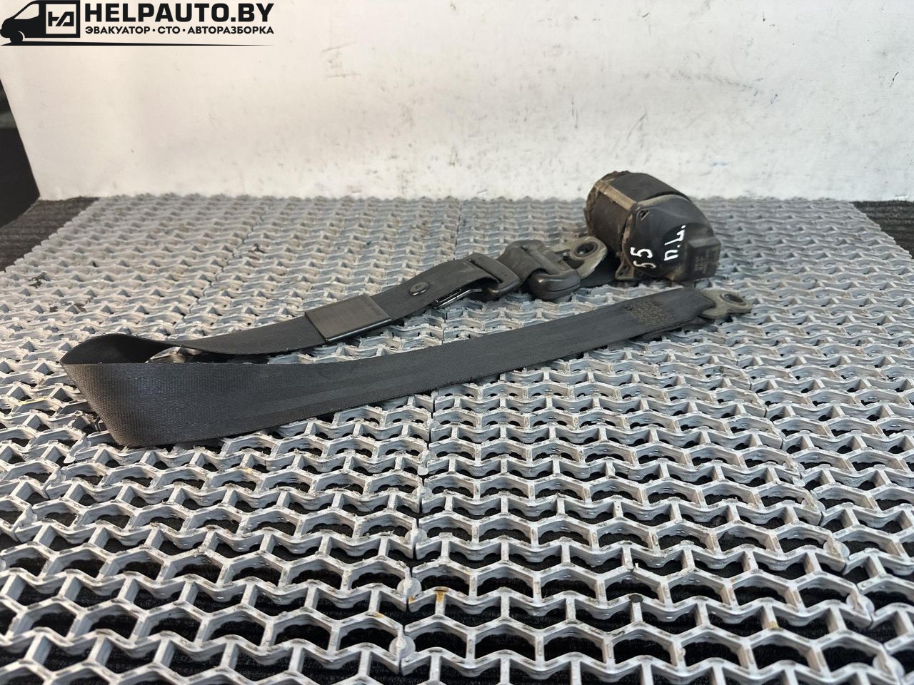 ремень безопасности Volkswagen Passat B3 1991, 1.9 л., дизель, МКПП, белый, универсал, передний привод - фото №1