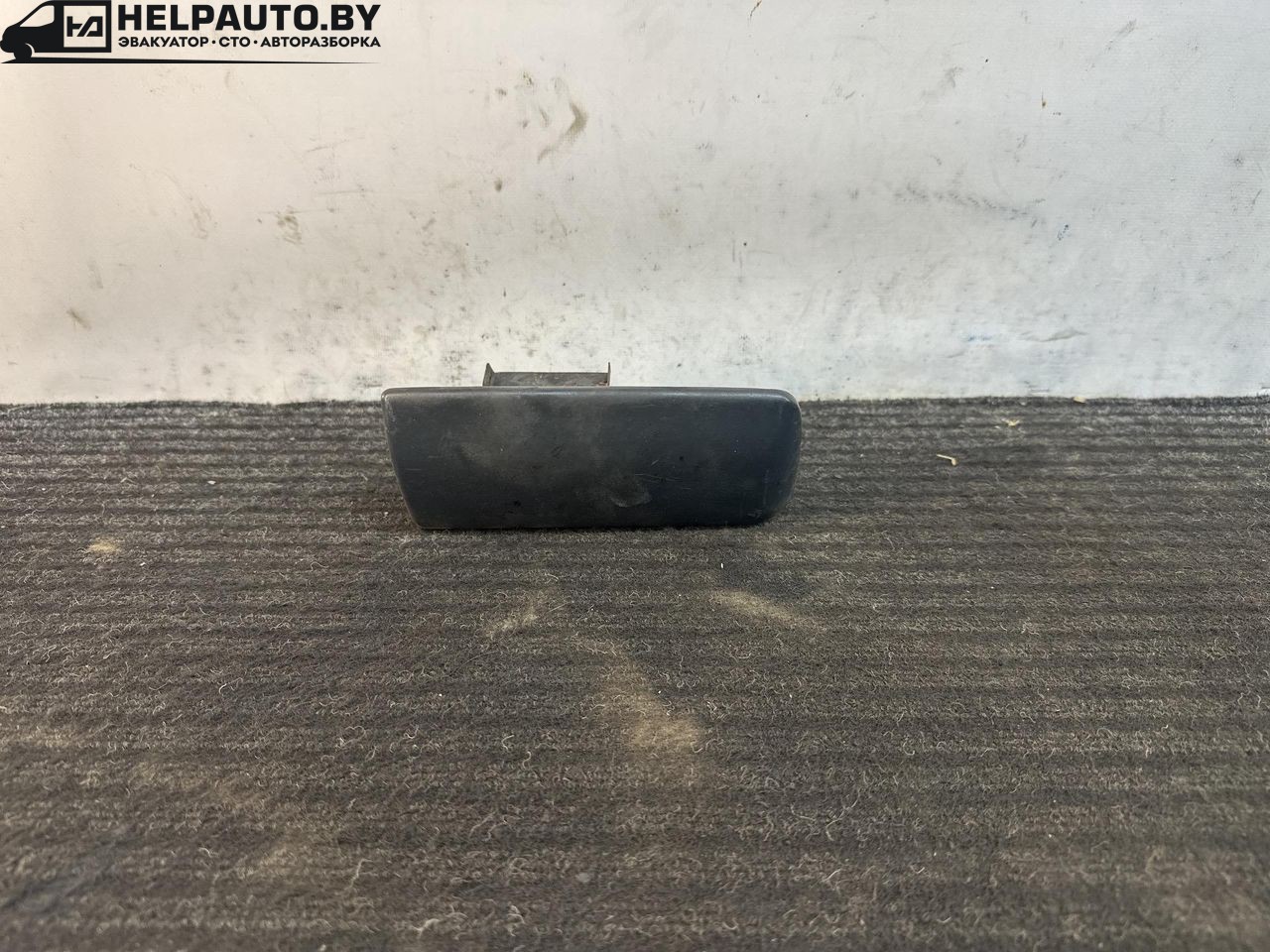 пепельница Opel Sintra 1 поколение 1999, 2.2 л., X 22 XE, бензин, МКПП, красный, минивэн, передний привод - фото №1