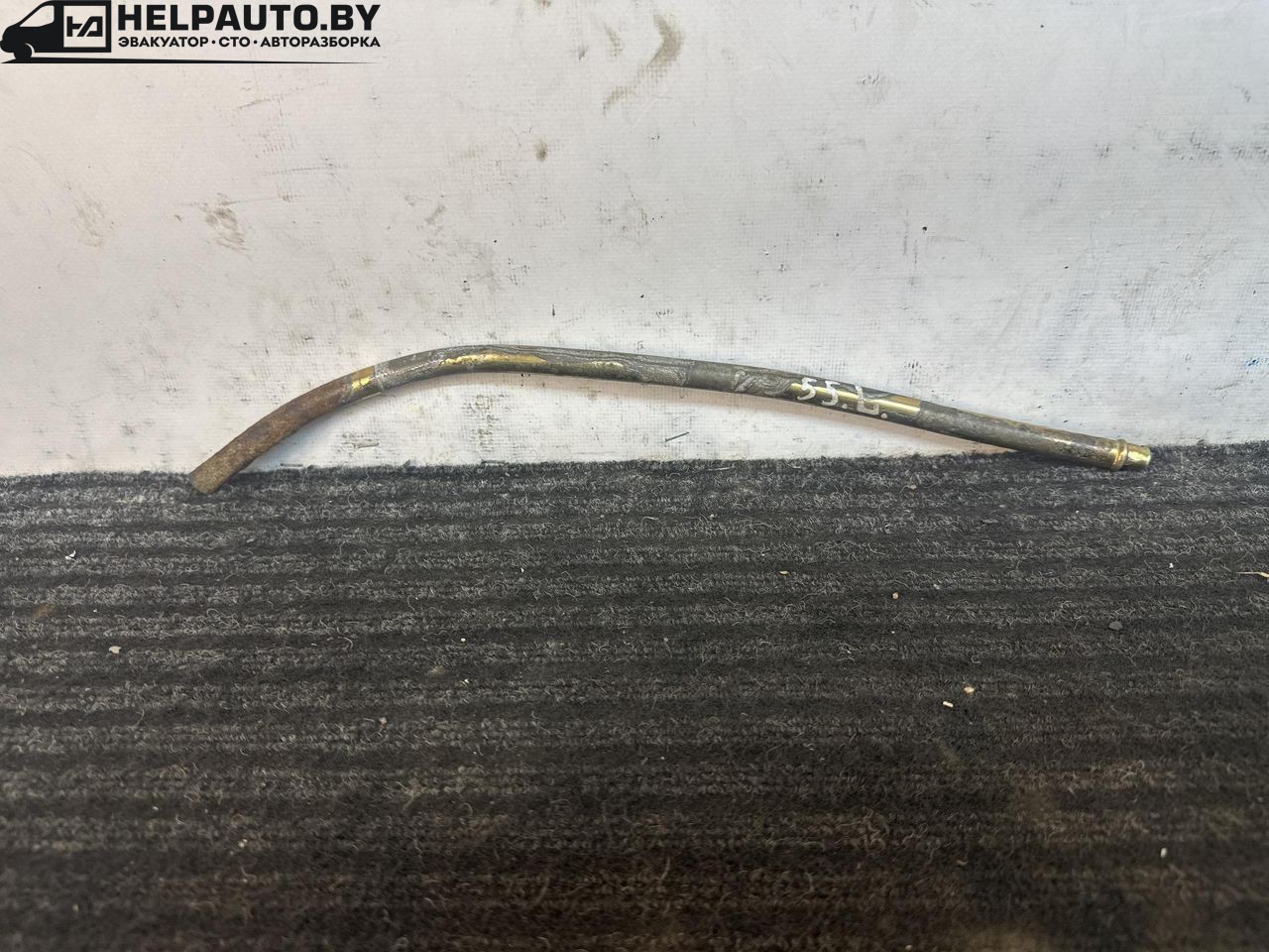 Направляющая трубка для троса ручника (стояночного тормоза) Volkswagen Passat B3 1991, 1.6 л., TDi, дизель, МКПП, белый, универсал, передний привод - фото №1