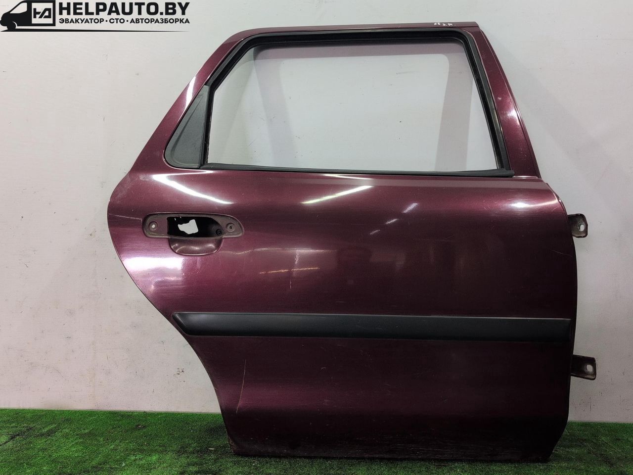 дверь задняя правая Ford Mondeo 2 поколение 1996, 2.0 л., бензин, МКПП, красный, универсал, передний привод - фото №1