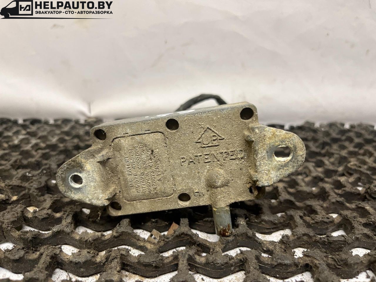 датчик абсолютного давления Ford Mondeo 2 поколение 1996, 2.0 л., бензин, МКПП, красный, универсал, передний привод, F4GE-9J460-BB - фото №1