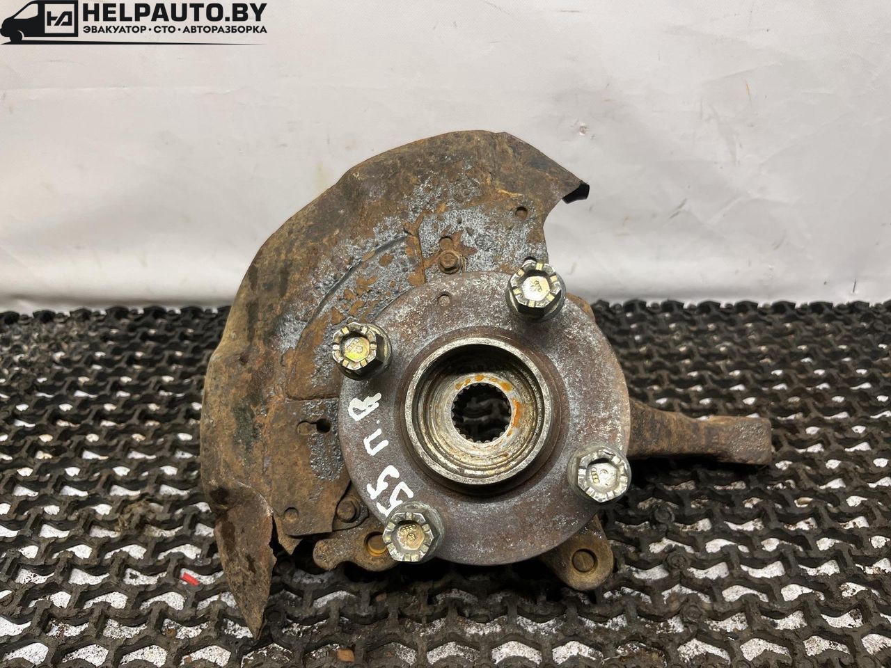 ступица передняя правая Volkswagen Passat B3 1991, 1.9 л., дизель, МКПП, белый, универсал, передний привод - фото №1