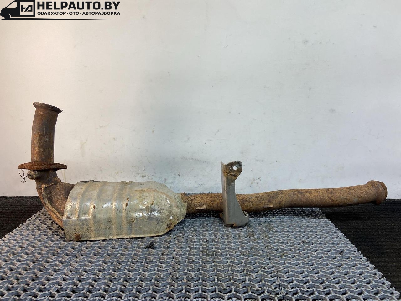 труба приемная глушителя Renault Scenic 1 поколение 1997, 1.6 л., K7M 702, бензин, МКПП, синий, минивэн, передний привод - фото №1