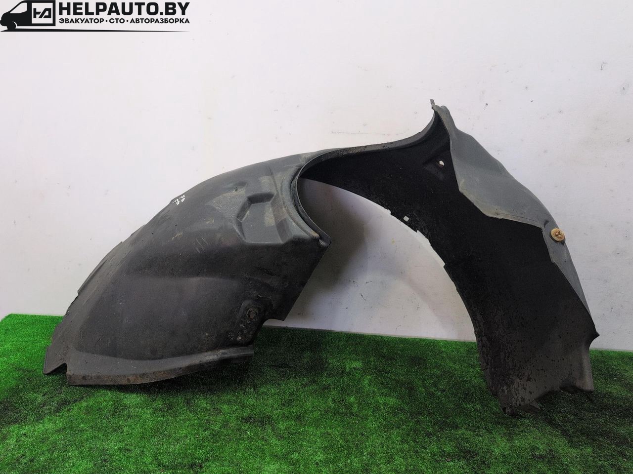 защита арок передняя левая (подкрылок) Ford Mondeo 2 поколение 1996, 2.0 л., бензин, МКПП, красный, универсал, передний привод - фото №1