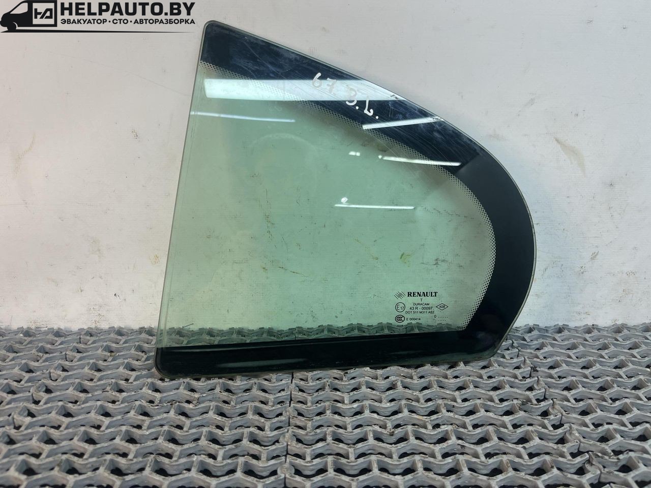 стекло кузовное боковое левое Renault Fluence 1 поколение 2011, 1.6 л., бензин, АКПП, серебристый, седан, передний привод, 43R-00097, 511M311AS2 - фото №1