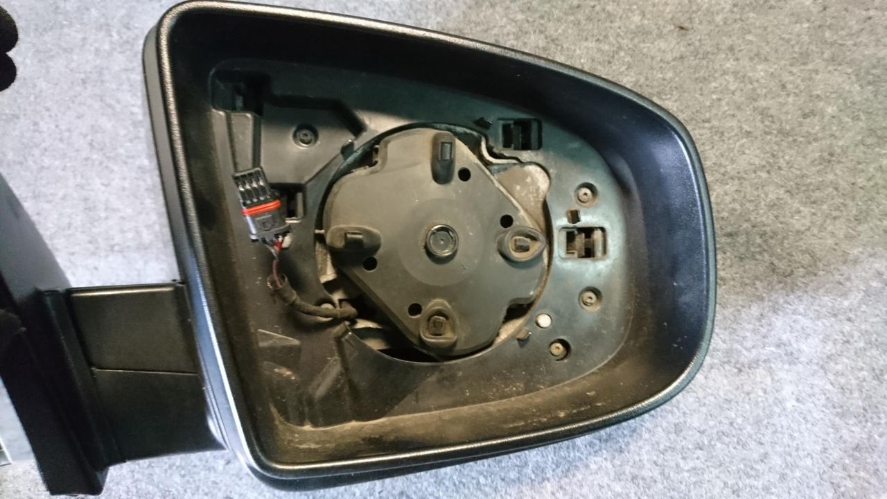 рамка зеркала правого BMW X5 E70 2008, 4.8 л., N62 B48 B, бензин, АКПП, внедорожник 5 дв.