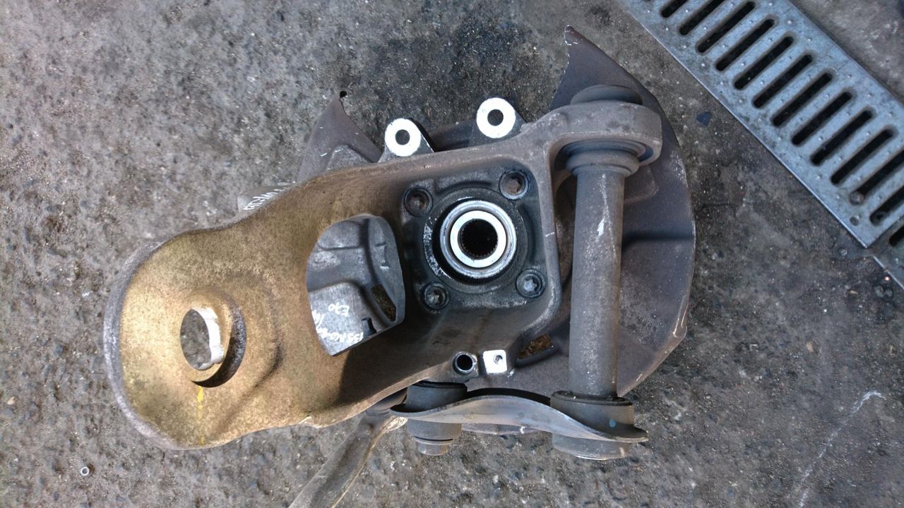 кулак задний правый BMW X5 E70 2008, 4.8 л., N62 B48 B, бензин, АКПП, внедорожник 5 дв.