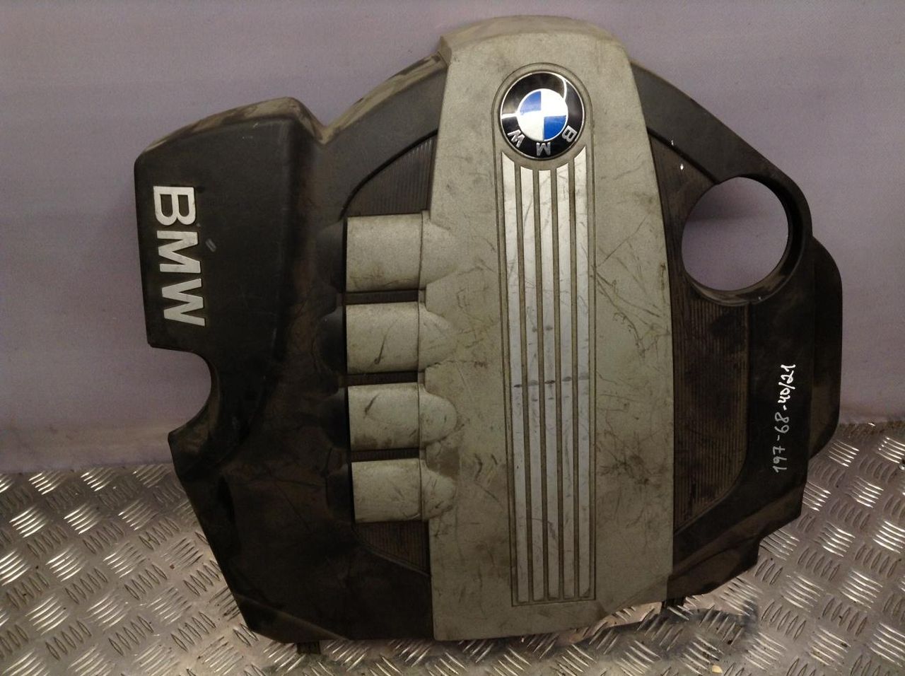 декоративная крышка двигателя BMW 3 серия E90/E91/E92/E93 2007, 2.0 л., M47 D20 (204D4), АКПП, седан, 7797410