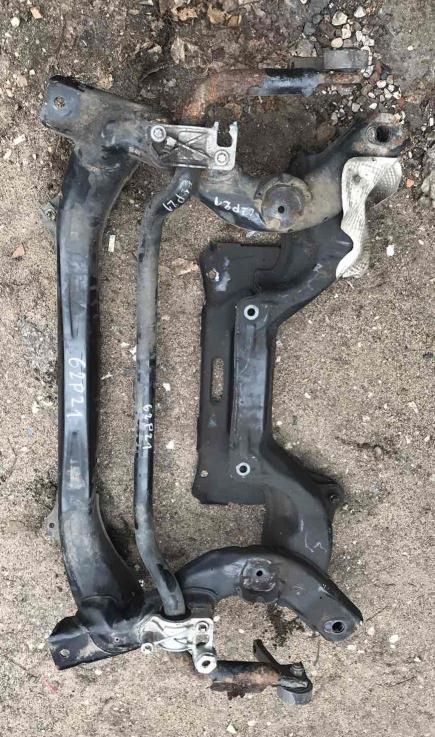стабилизатор подвески передний Mercedes-Benz E-Класс W211/S211 2004, 3.2 л., OM 648.961, дизель, АКПП, универсал