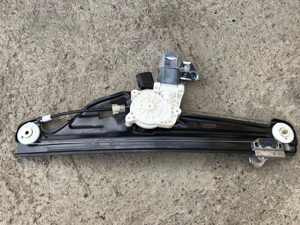 стеклоподъемник задний правый BMW 5 серия E60/E61 2004, 2.5 л., M54 B25 (256S5), бензин, МКПП, синий, универсал, 7034388