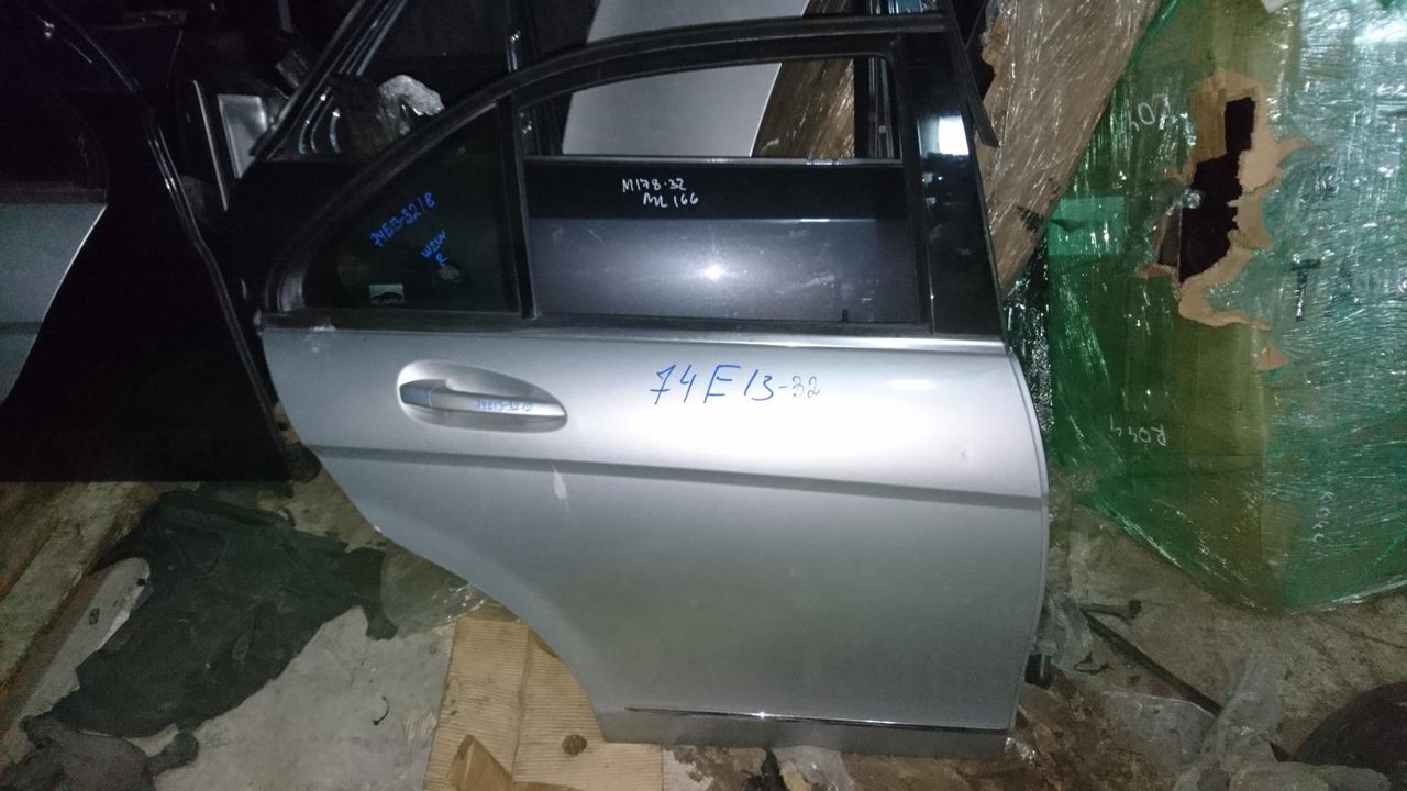 дверь задняя правая Mercedes-Benz C-Класс W204/S204 2008, 2.1 л., OM 646.811, дизель, МКПП, серебро, седан