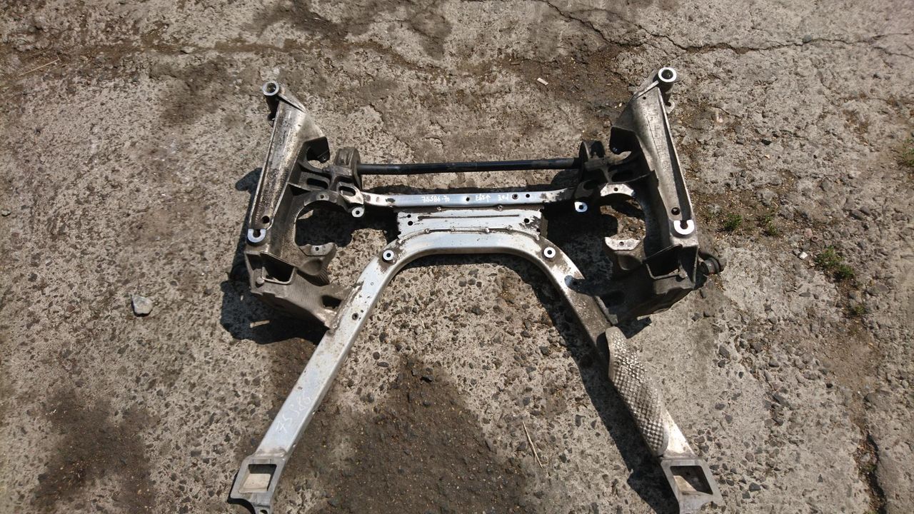 балка подвески передняя (подрамник) BMW 7 серия E65/E66/E67 [рестайлинг] 2007, 3.0 л., M57 D30 (306D3), дизель, АКПП, черный, седан, 6782457