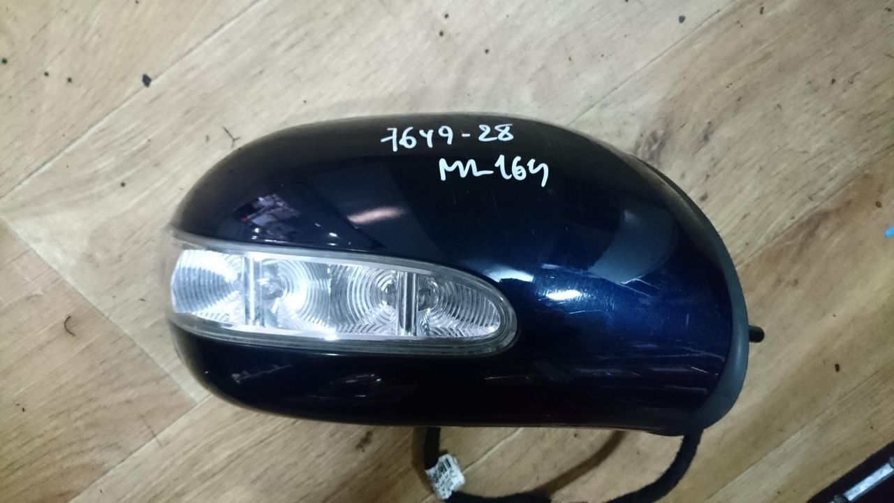 накладка на зеркало Mercedes-Benz M-Класс W164 2006, 3.5 л., M 272.967, бензин, АКПП, внедорожник 5 дв., правый руль