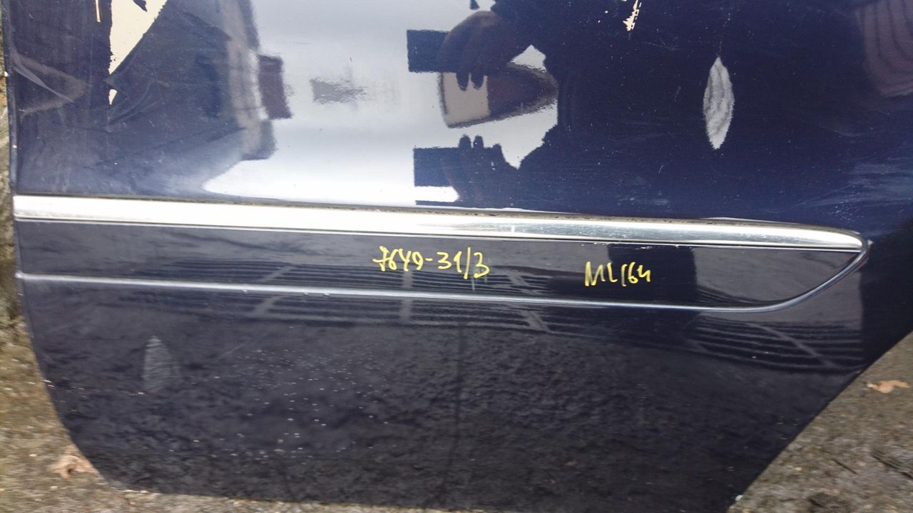 молдинг двери задней левой Mercedes-Benz M-Класс W164 2006, 3.5 л., M 272.967, бензин, АКПП, внедорожник 5 дв., правый руль